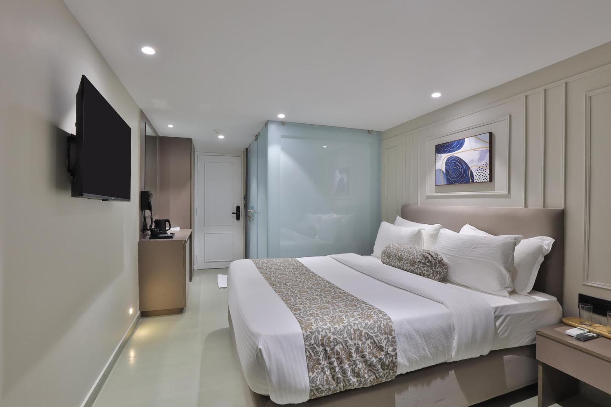 Hotel The Grand Suites 阿穆达巴 外观 照片