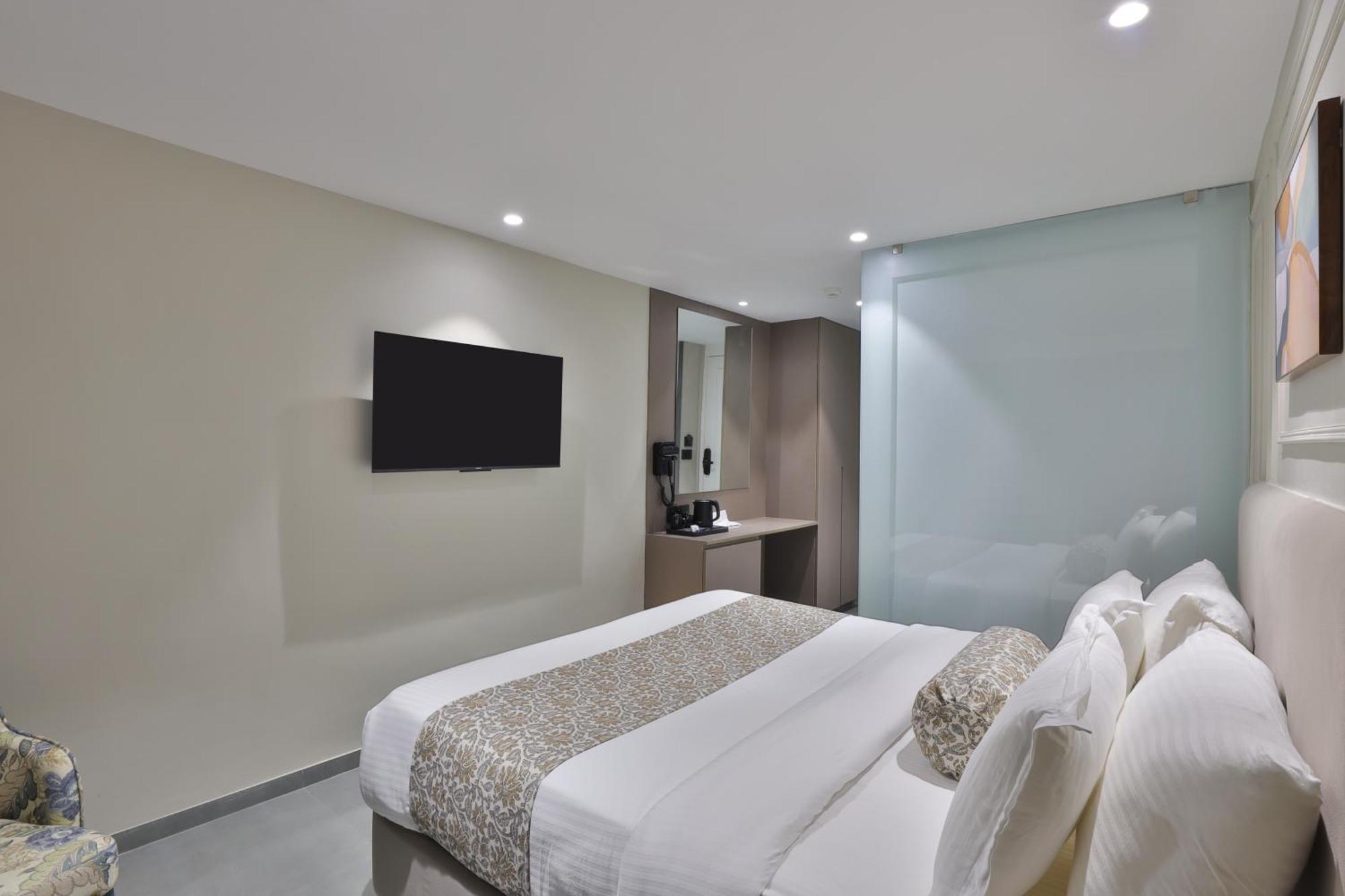 Hotel The Grand Suites 阿穆达巴 外观 照片