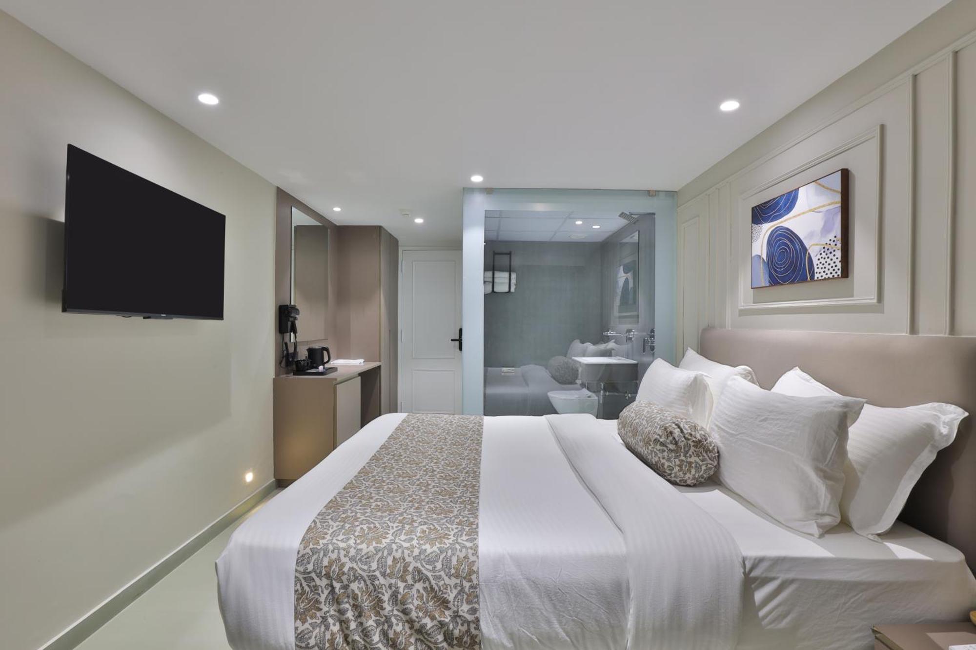 Hotel The Grand Suites 阿穆达巴 外观 照片