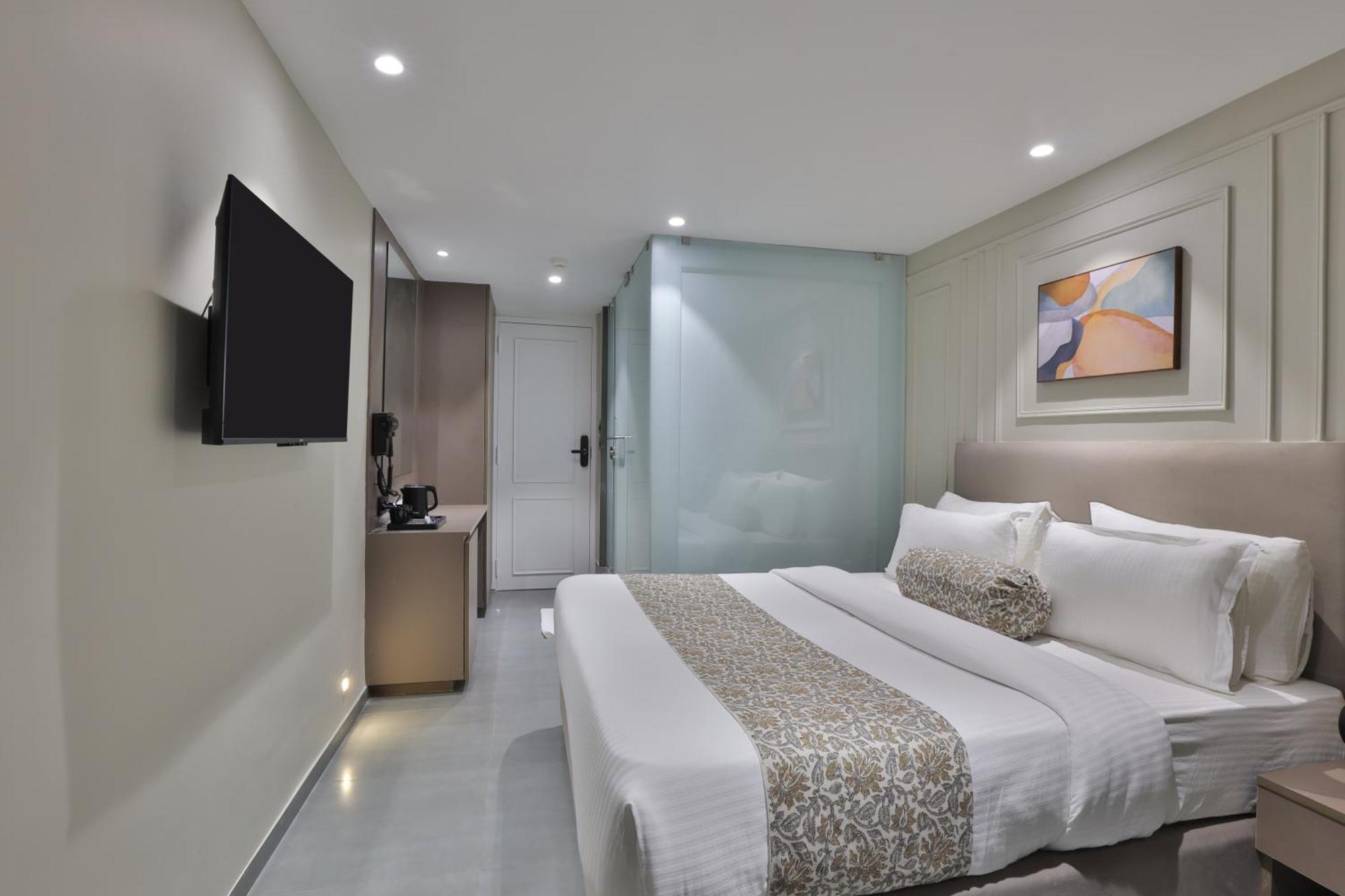 Hotel The Grand Suites 阿穆达巴 外观 照片