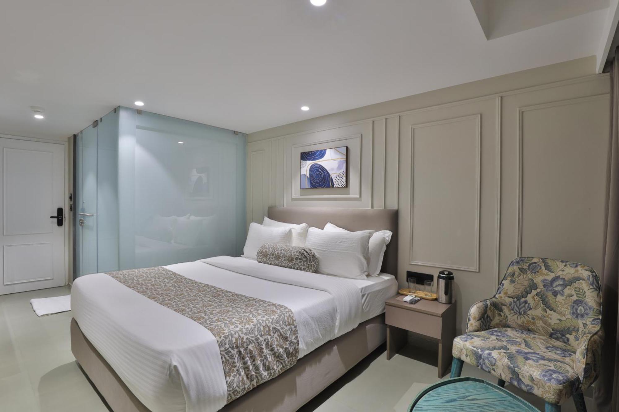 Hotel The Grand Suites 阿穆达巴 外观 照片