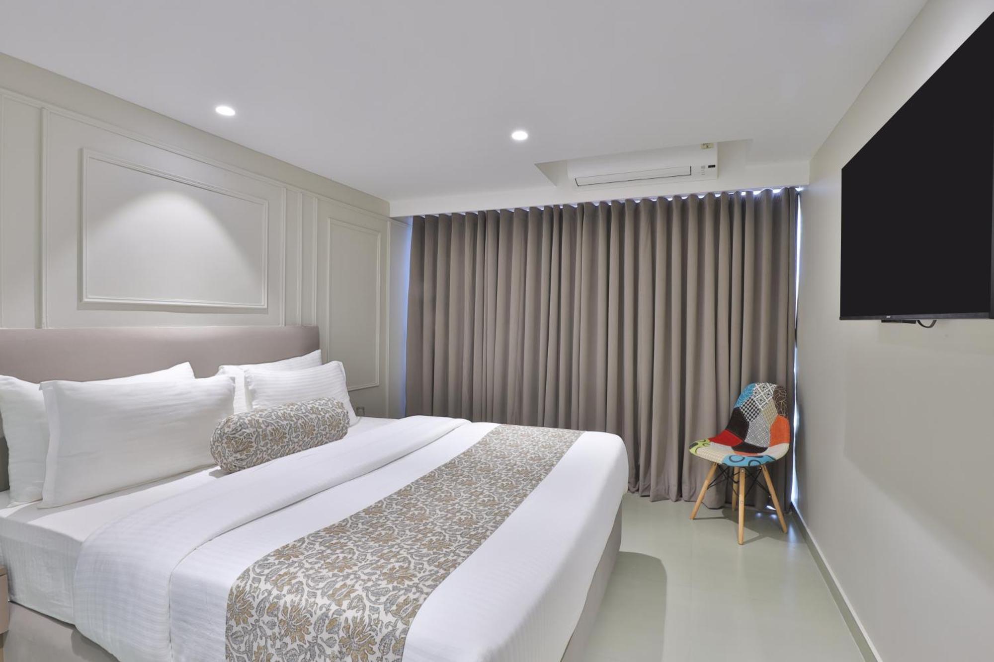 Hotel The Grand Suites 阿穆达巴 外观 照片